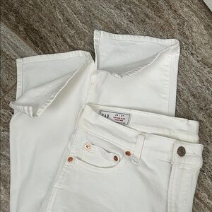 NWOT GAP vintage slim high rise women’s White Jeans